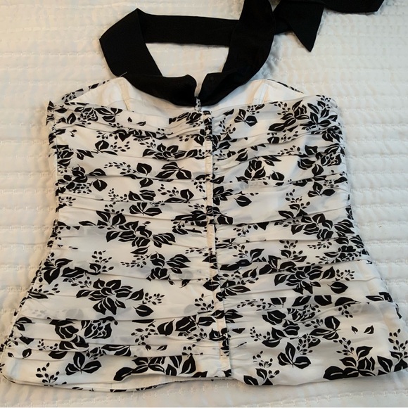 White House Black Market Black & White Silk Halter Top Size 6 - Picture 4 of 7